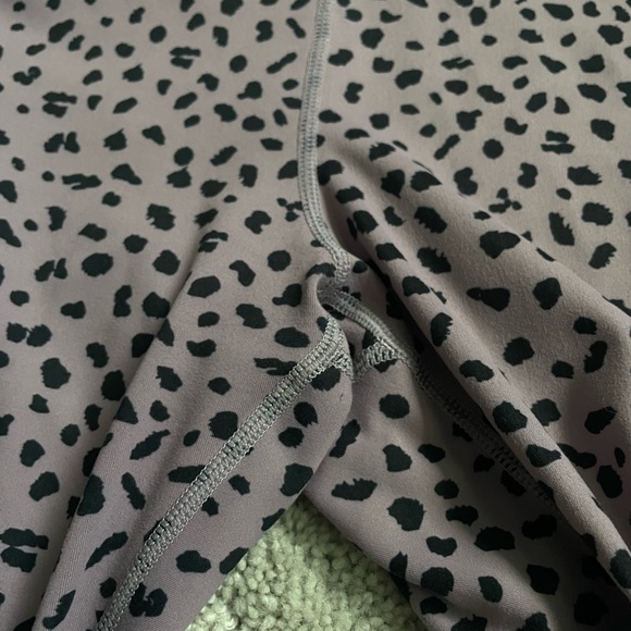 Zyia Lilac Jaguar Fit n Free Hi-rise 7/8 24” - Picture 7 of 7